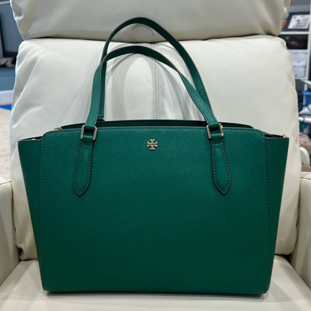 Tory Burch Emerson satchel Tote, Purse. New without tags Green. Has long strap
